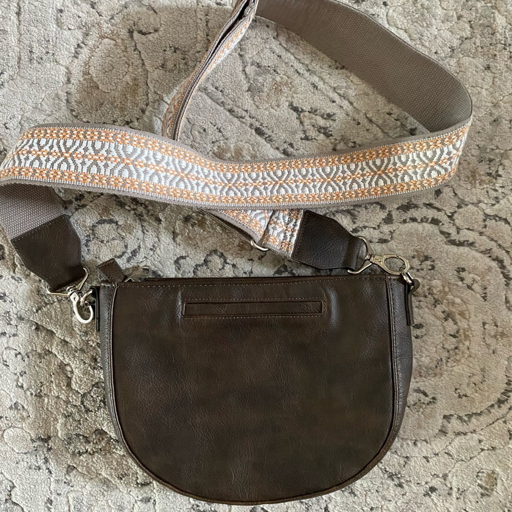 Thirty-One Half Moon Crossbody + Wide Strap - Picture 2 of 5